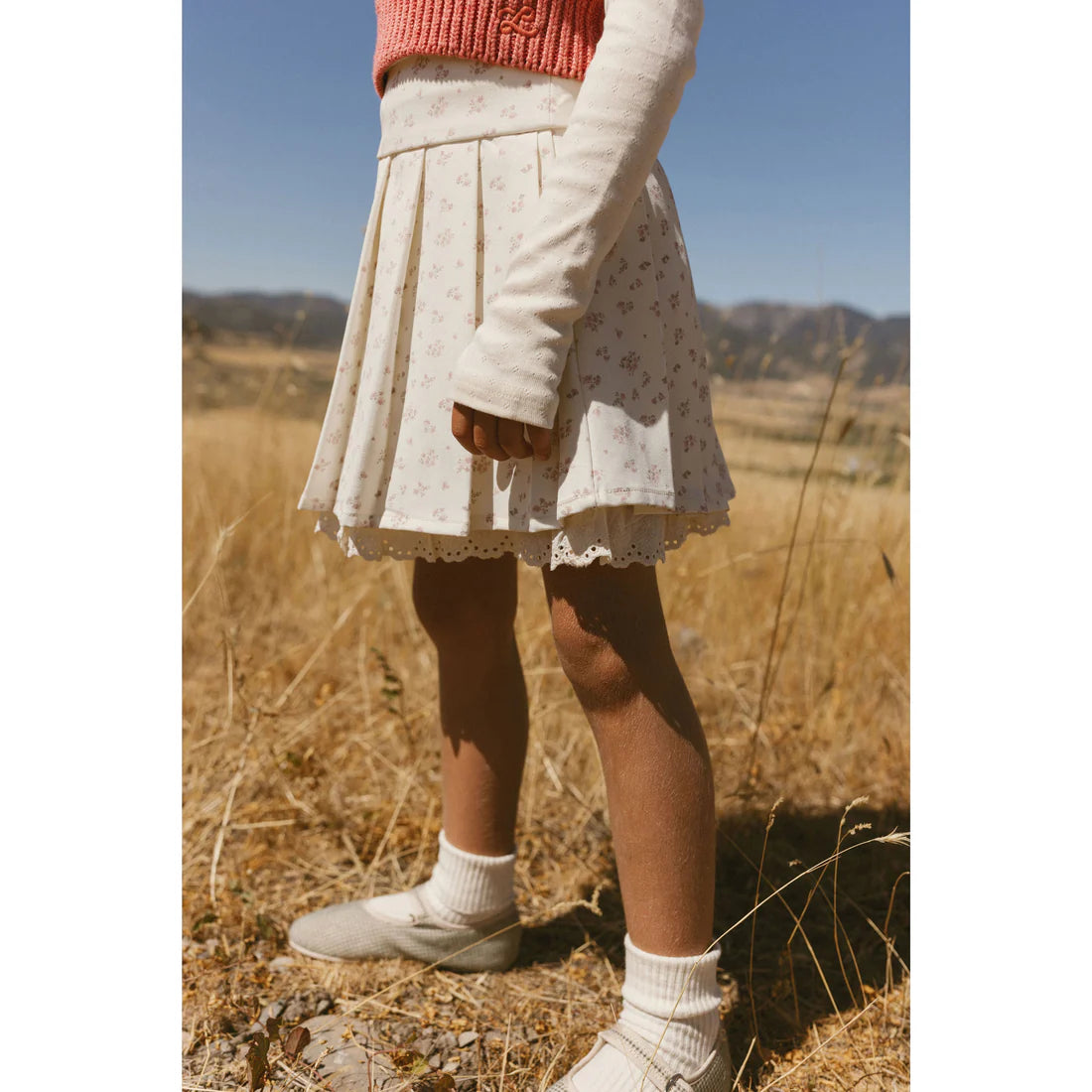 LBL13 Ladida White pleated skirt with flower print and lace trim