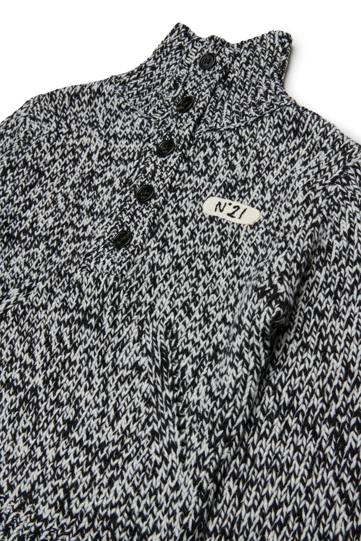 HALF BUTTONED FUNNEL NECK SPECKLED SWEATER - BLACK - N. 21