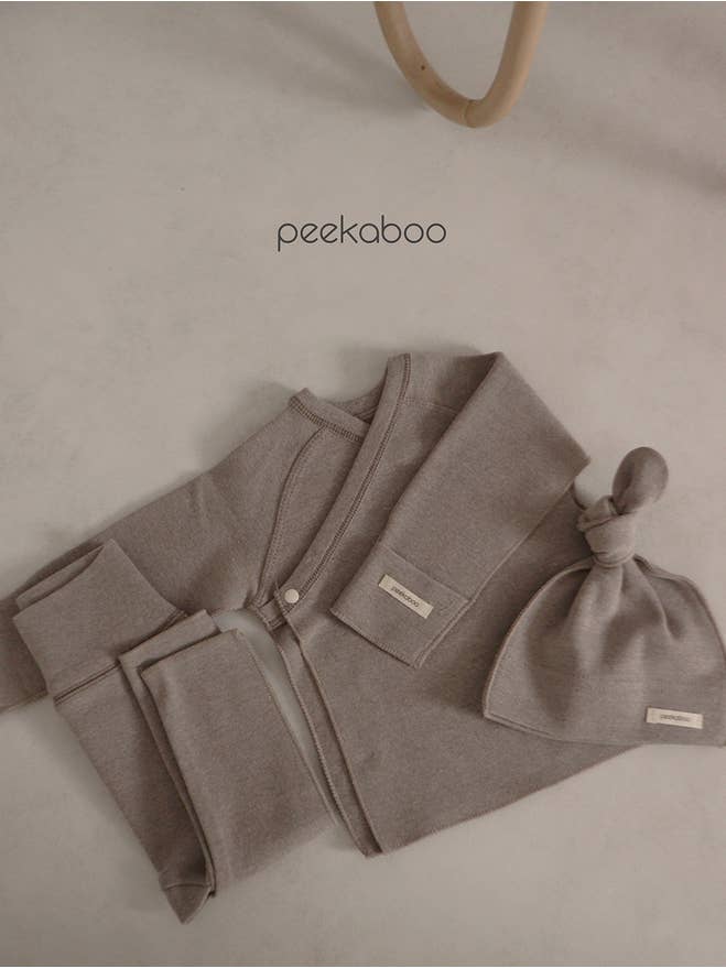 Kimono Peekaboo con top, pantalones y sombrero