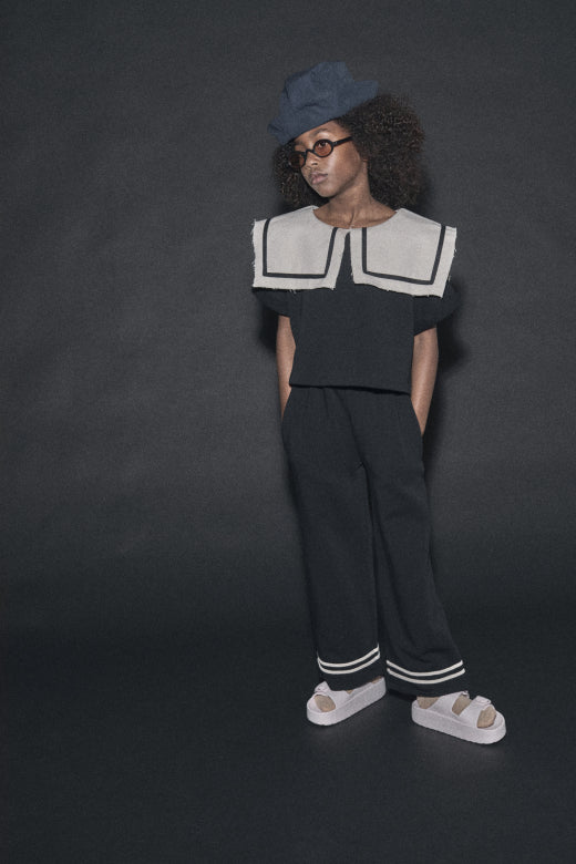 Odissey Crop Sweatshirt Black