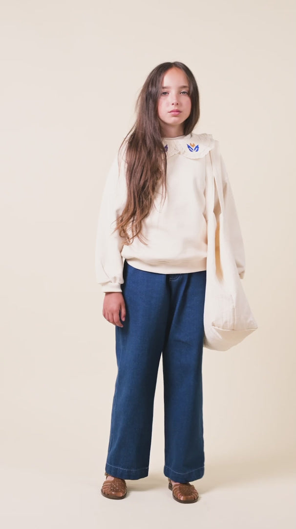 Embroidered collar hoodie