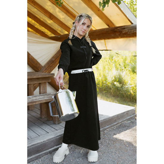 Elw121  black sweatshirt, maxi skirt with silver waistband and drawstring