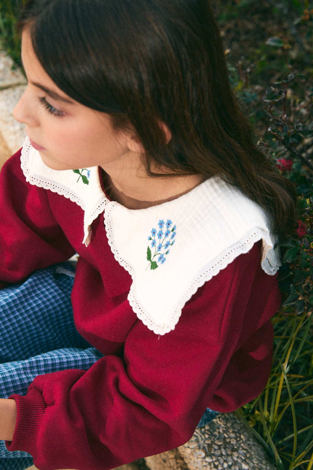 Cherry embroidered collar sweatshirt girl
