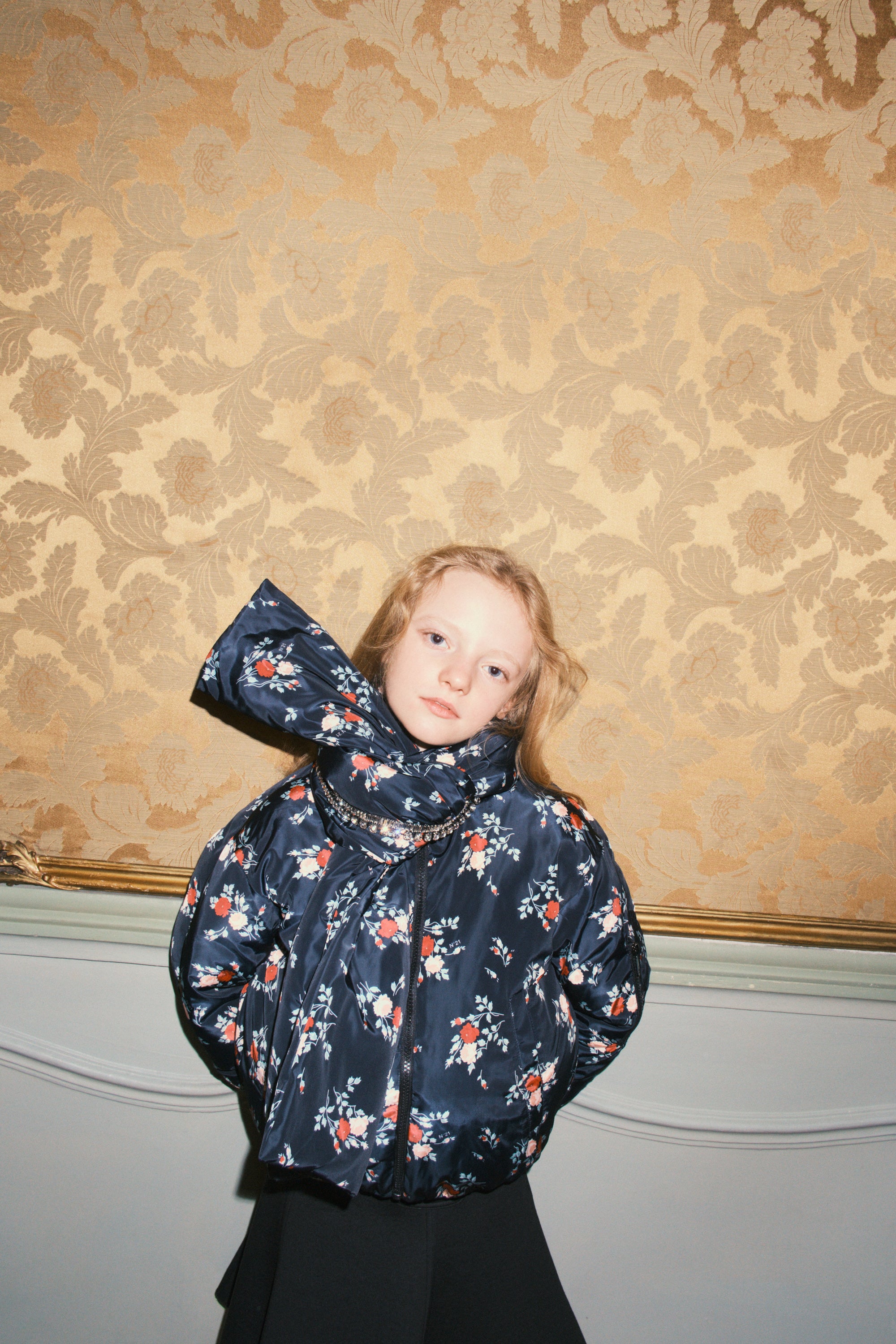 SHORT FLORAL PUFFER JACKET WITH ATTACHED SCARF - FLORAL BK